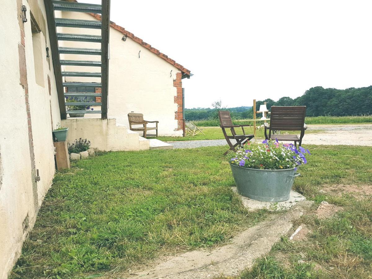 Domaine Du Bois Chaumet Bed & Breakfast Couzon Exterior photo